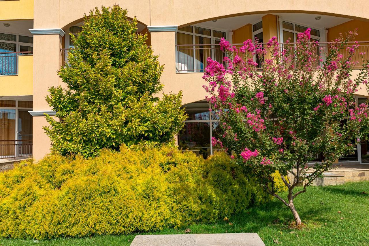 Menada Grand Resort Apartments Aheloy Exterior photo
